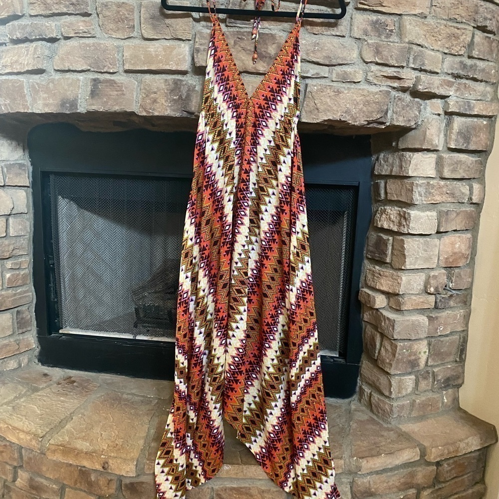 NWOT Elan multi-colored sundress. Shark bite dress. One Size